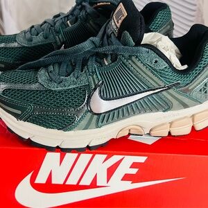 Women’s Nike  Zoom Vomero 5 Vintage Green Running Shoes